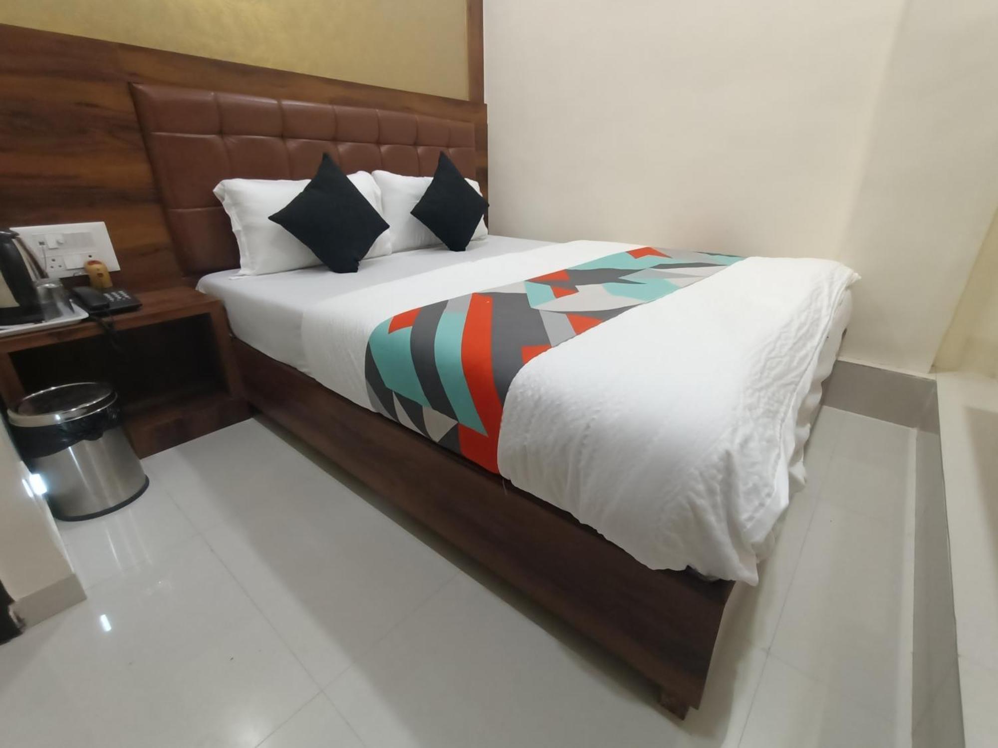 Lavender - In Andheri East * Mumbai (Bombay)