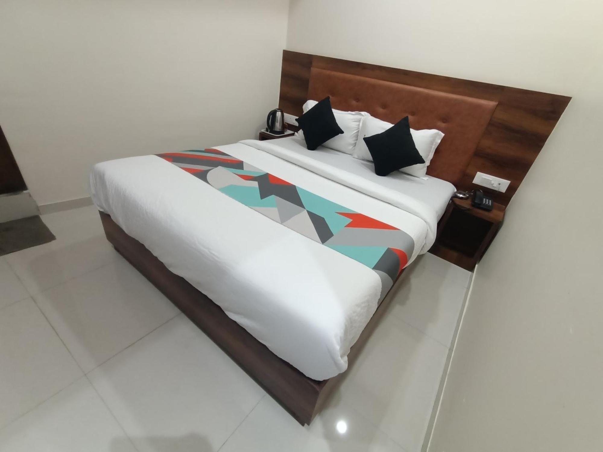 Lavender - In Andheri East Hotel Bombay